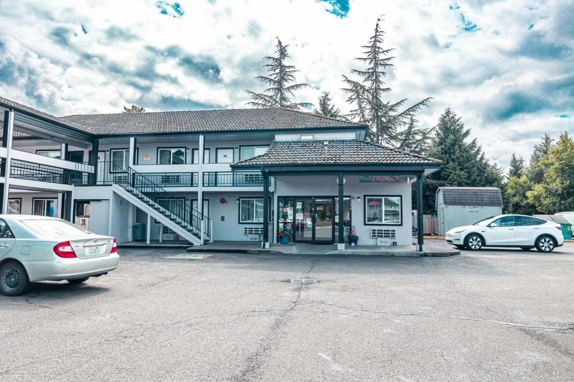Motor Motel Sumner