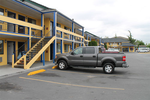 Motor Motel Sumner